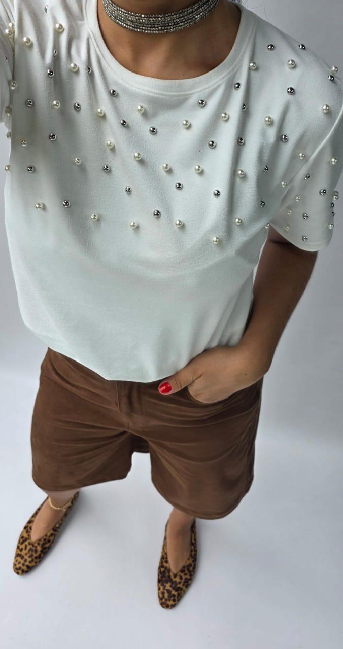 Blusa Gamuza con Perlas y Taches - Blanco vista frontal