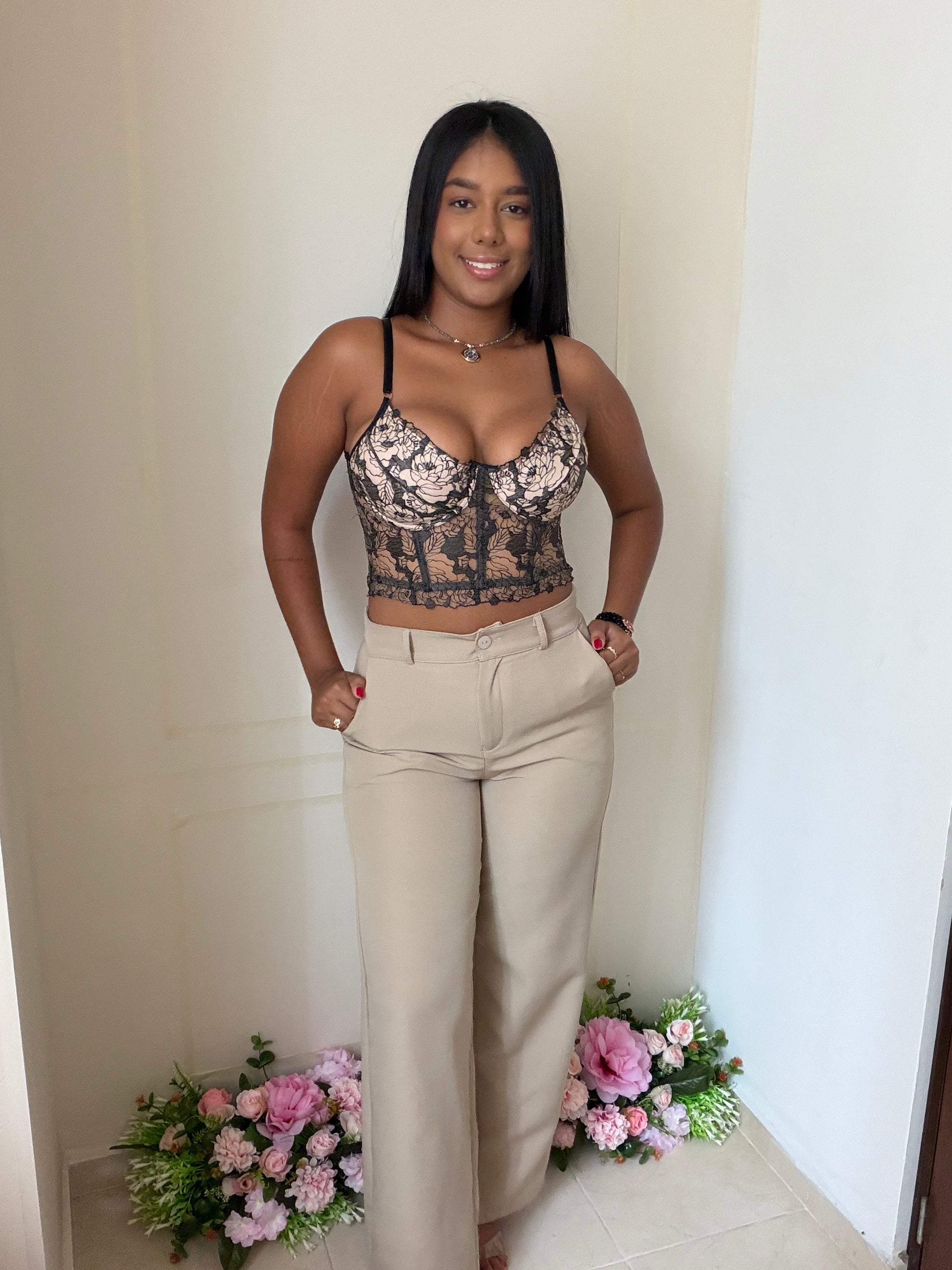 Crop Top con Blonda y Tull