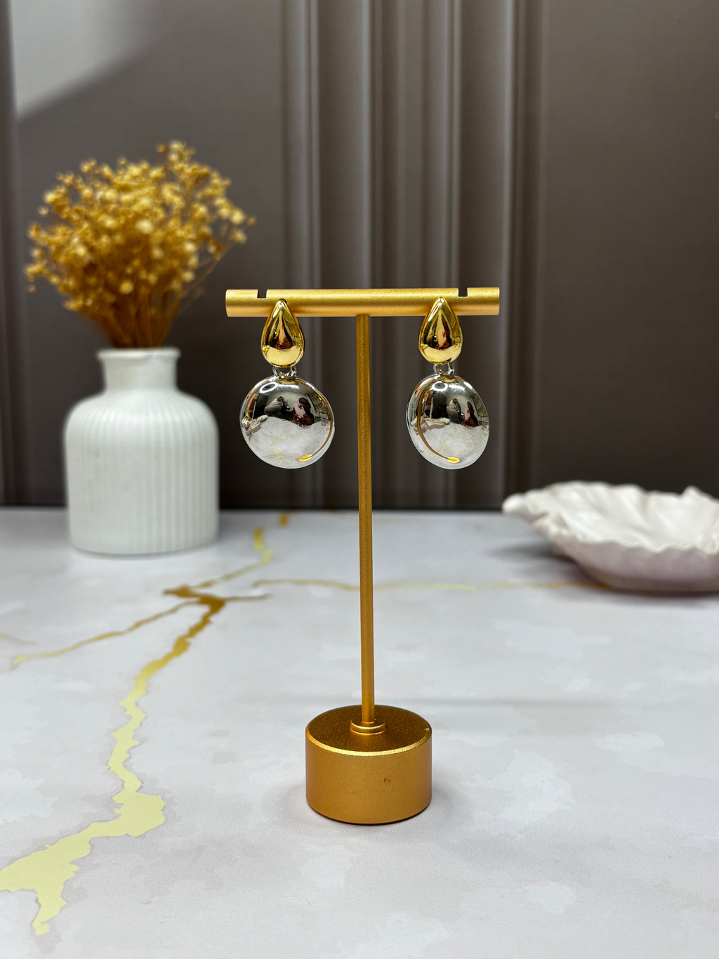 Aretes AR009 - Gota Dorada y Círculo Plateado