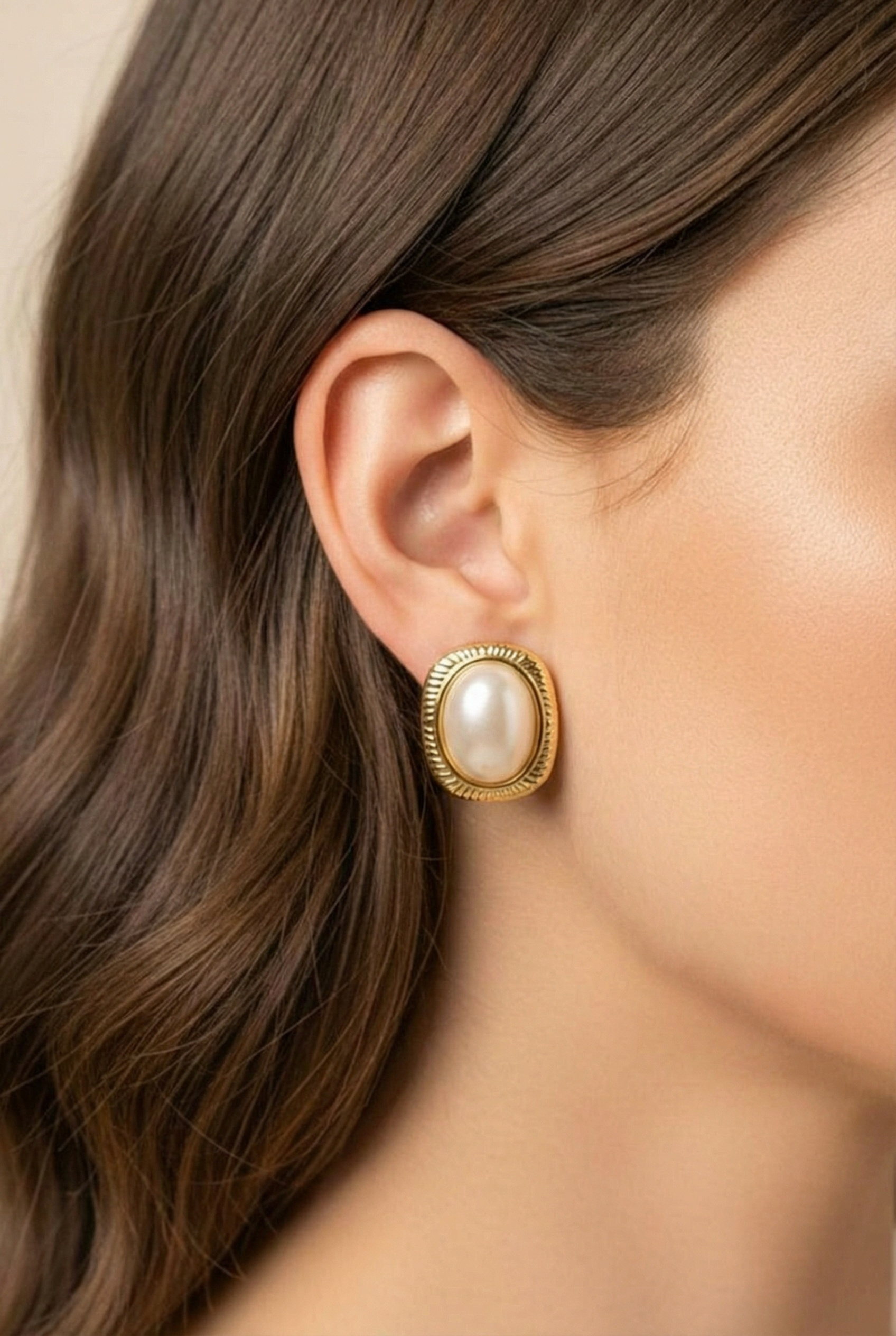 Topo TP022 - Dorado en Acero Bordado con Perla