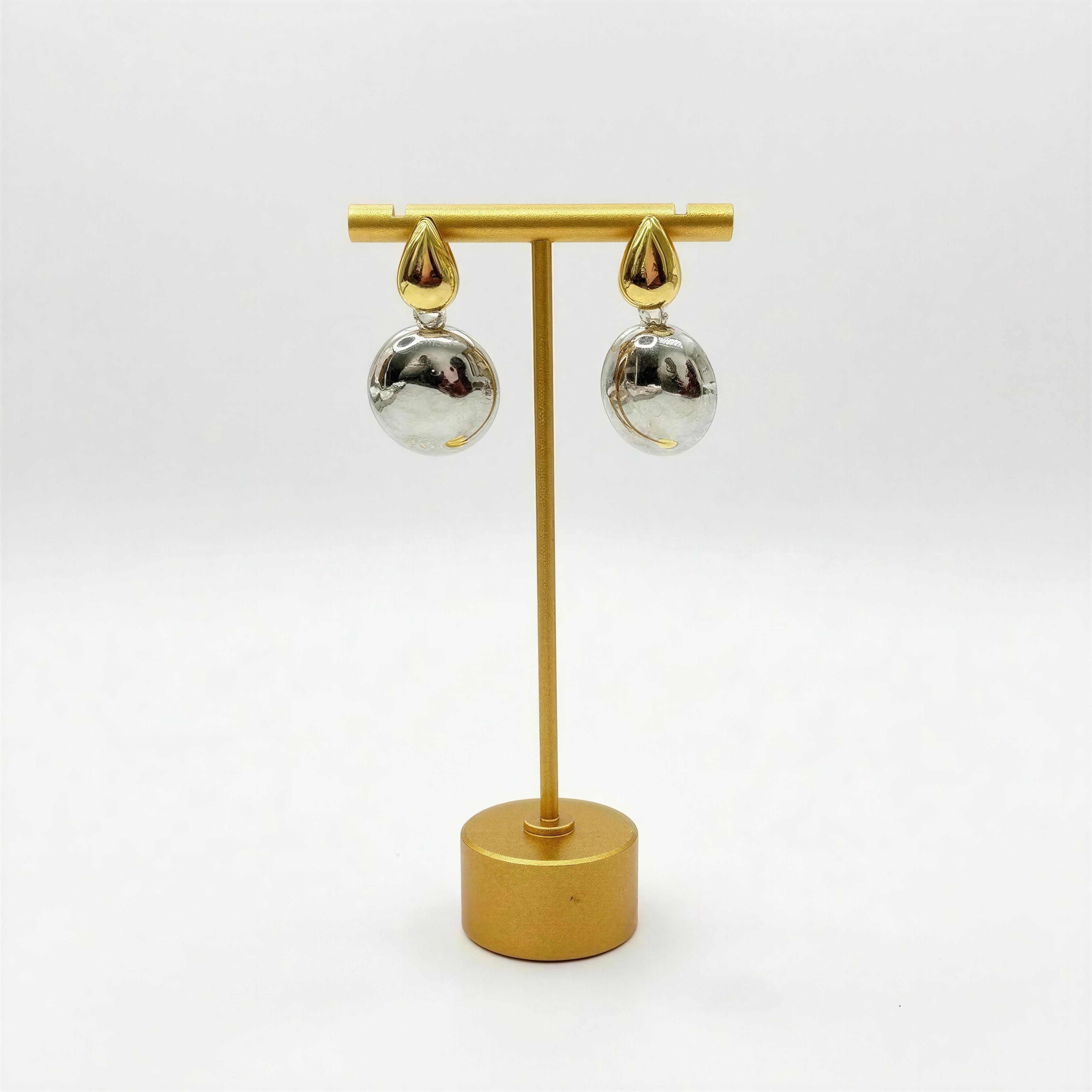 Aretes AR009 - Gota Dorada y Círculo Plateado